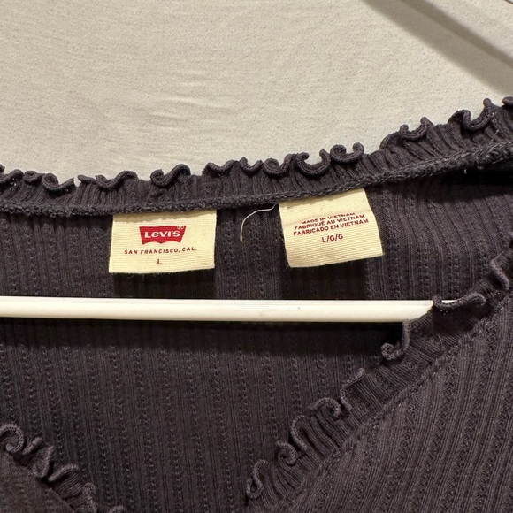 Gray Levi’s ruffled button baby tee - Picture 3 of 3